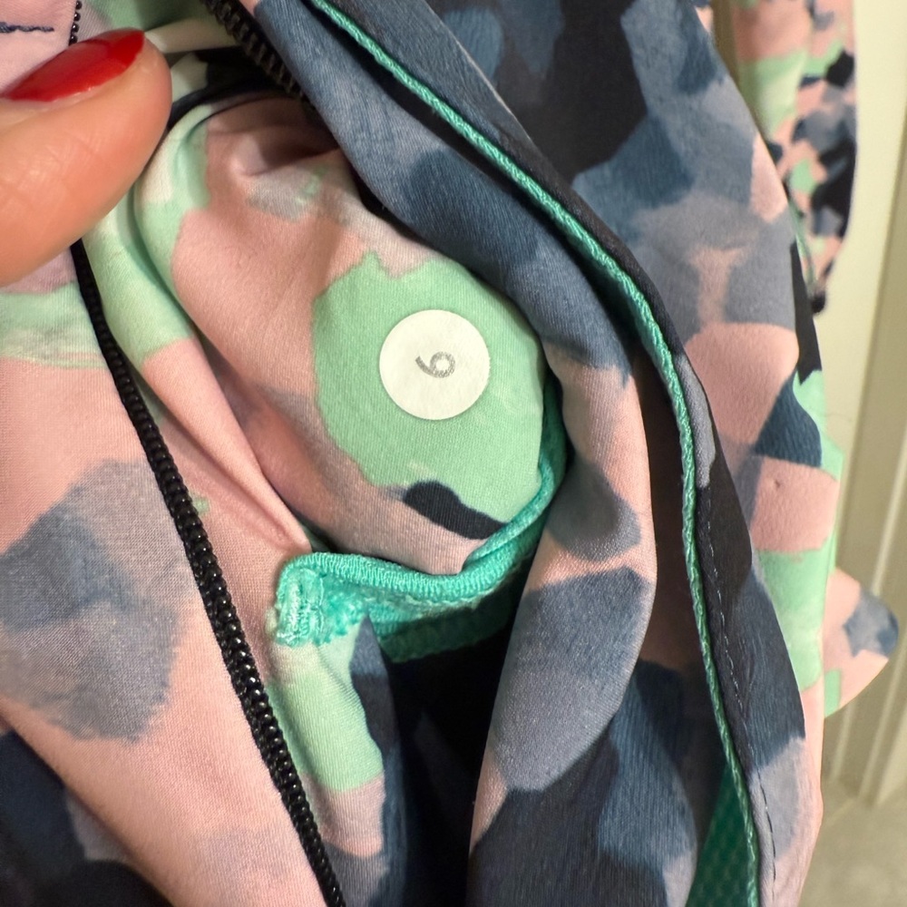 Lululemon Go the Distance Jacket - Picture 9 of 12